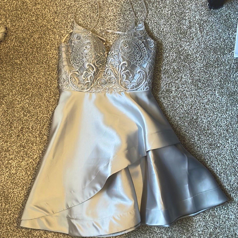 Light gray sparkly formal dress- short
